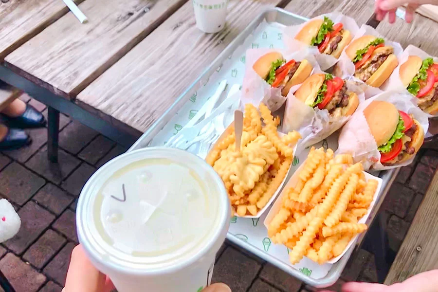 月1回の定例会の福利厚生画像5